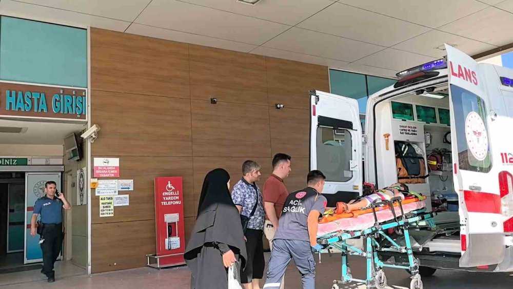 İkinci Kattaki Balkondan Düşen Çocuk Ağır Yaralandı