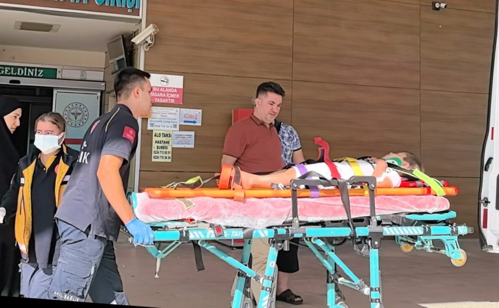 İkinci Kattaki Balkondan Düşen Çocuk Ağır Yaralandı