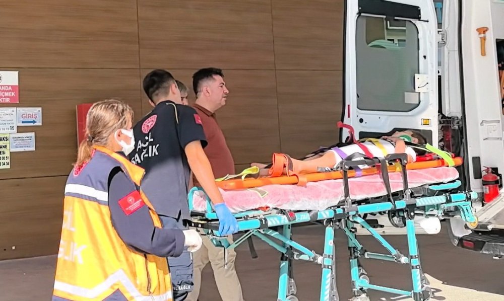 İkinci Kattaki Balkondan Düşen Çocuk Ağır Yaralandı