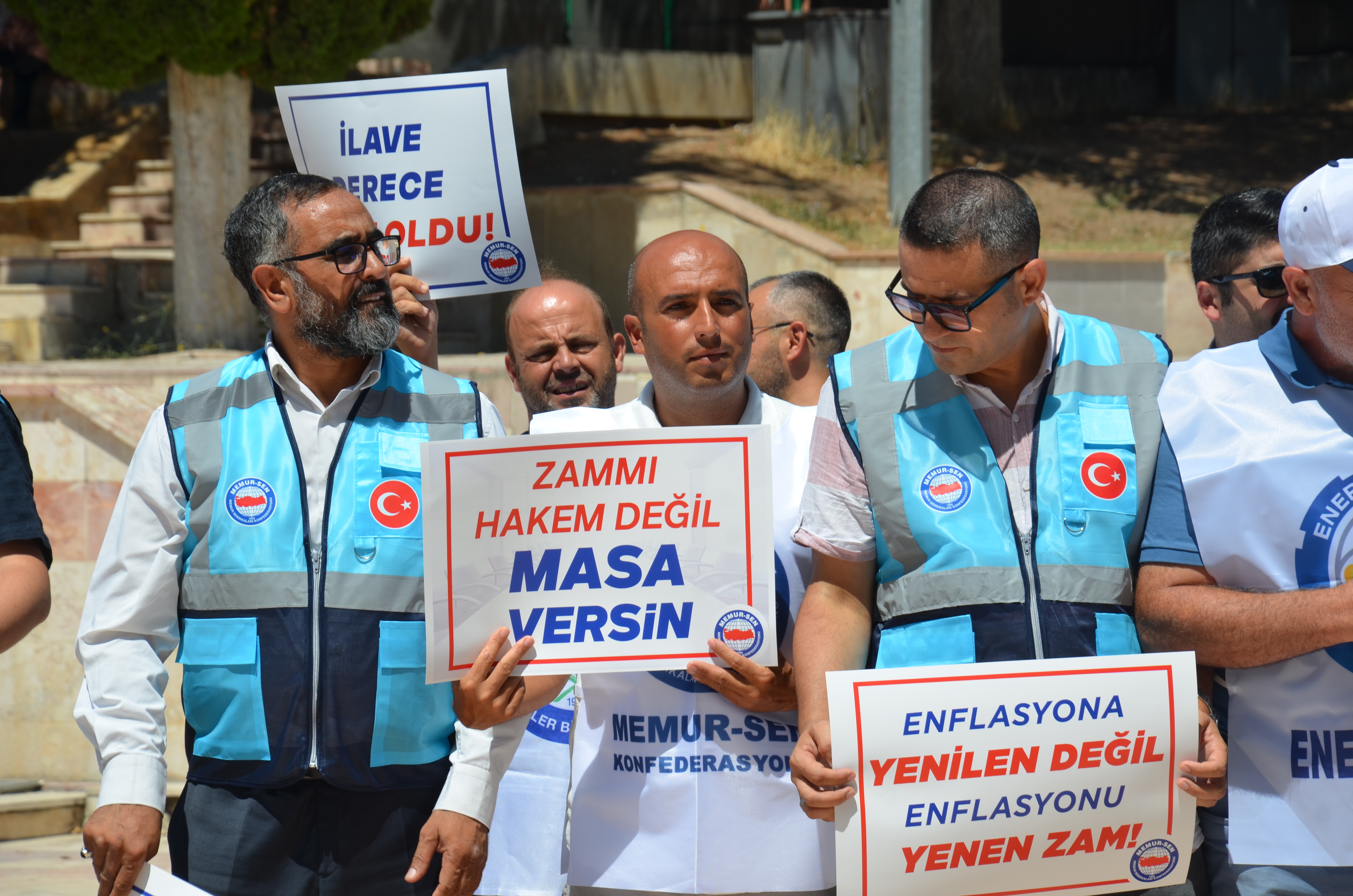 ilk-zam-teklifinin-ardindan-memur-senden-eylem-18.jpg