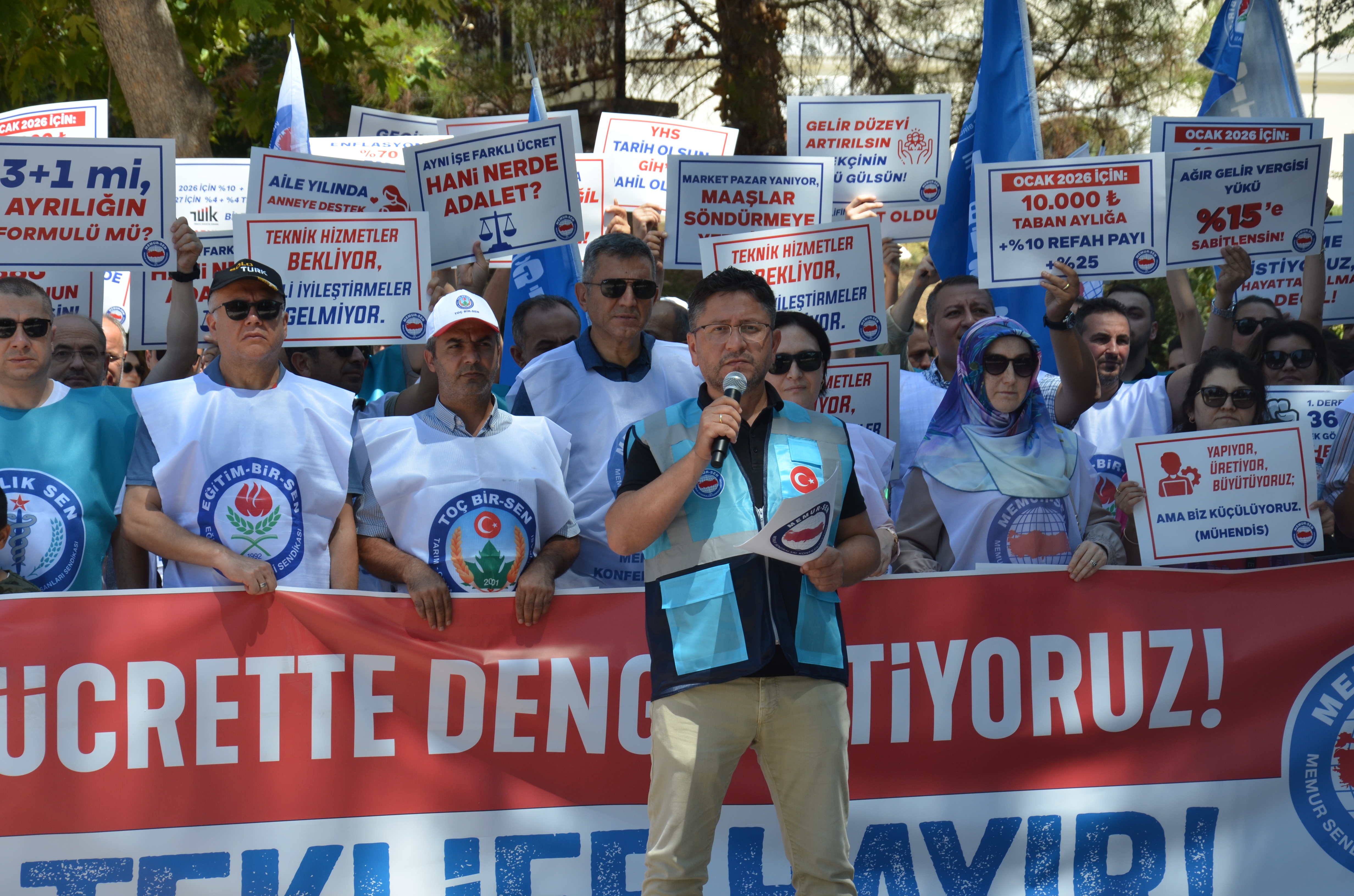 ilk-zam-teklifinin-ardindan-memur-senden-eylem-21.jpg