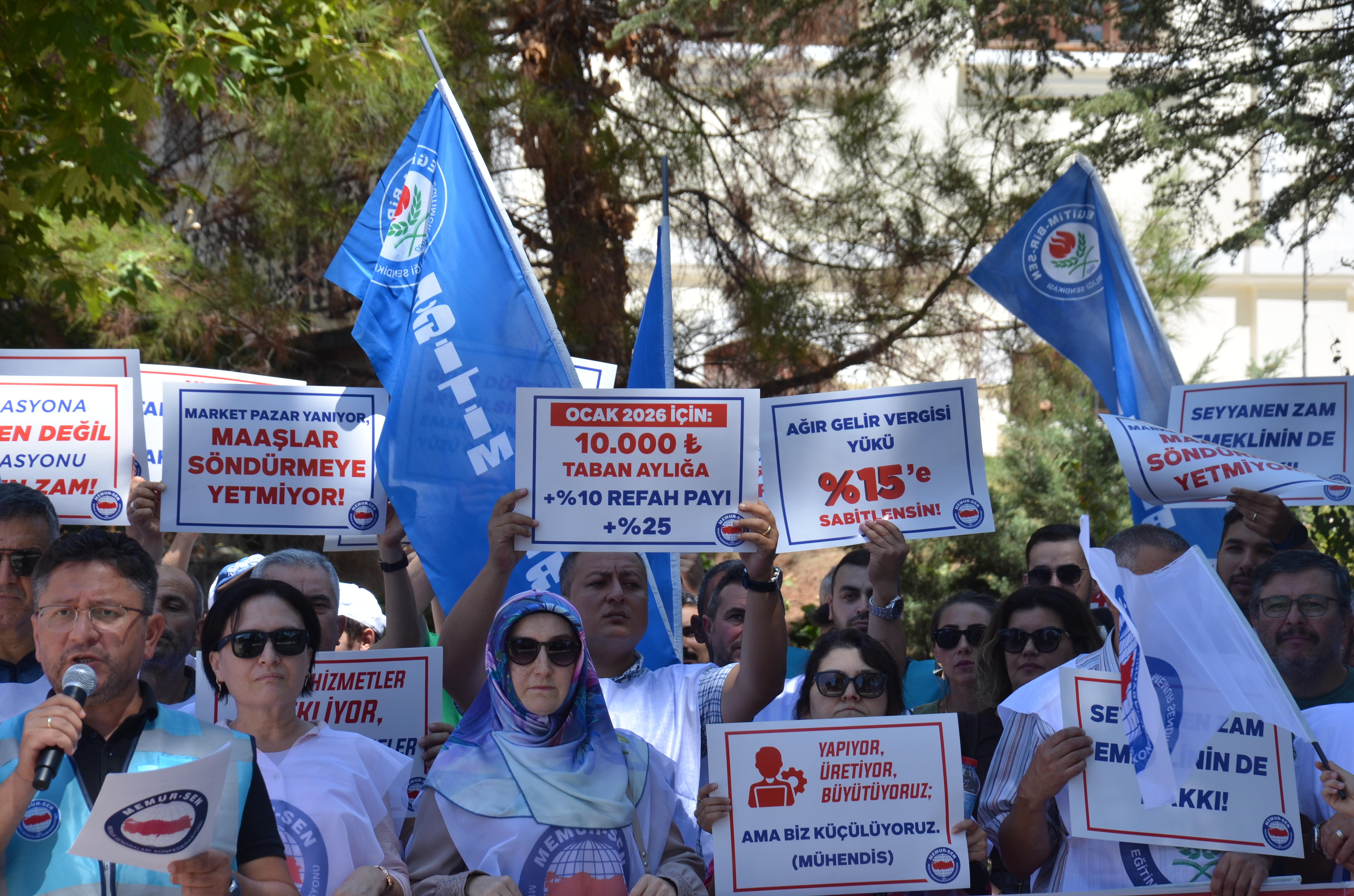ilk-zam-teklifinin-ardindan-memur-senden-eylem-23.jpg