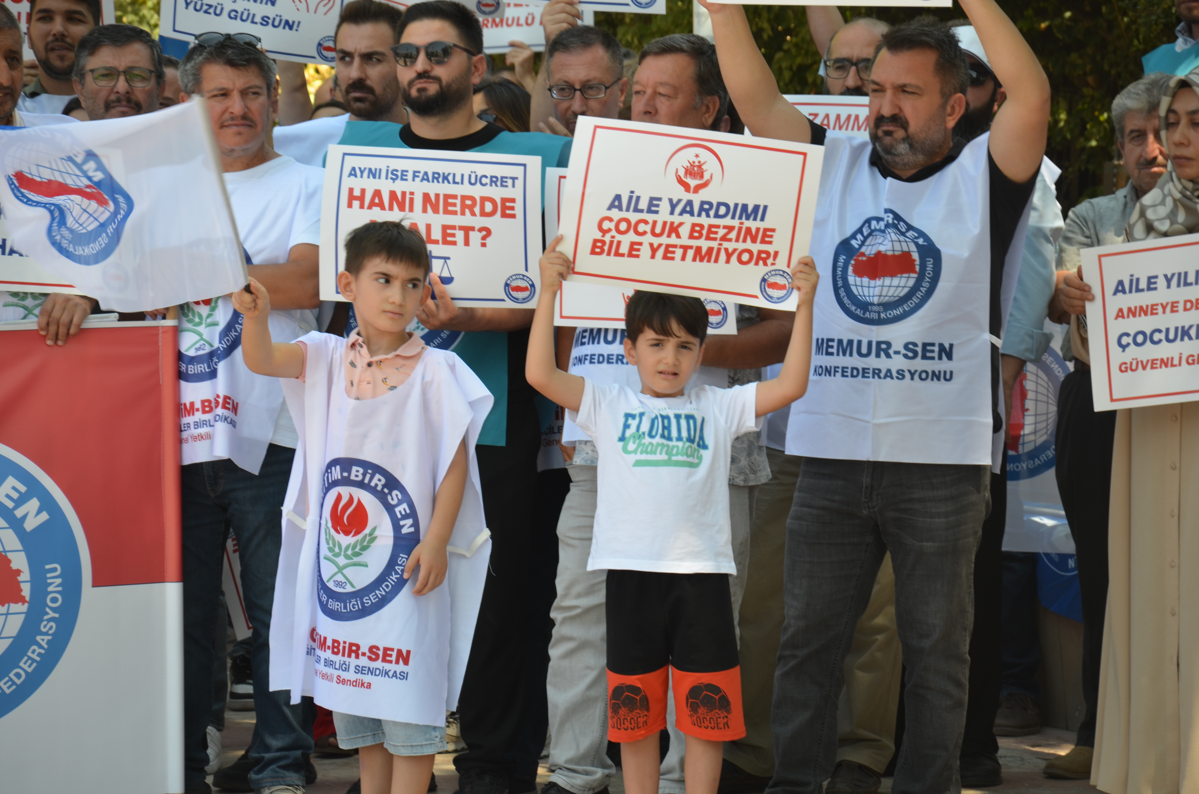 ilk-zam-teklifinin-ardindan-memur-senden-eylem-24.jpg