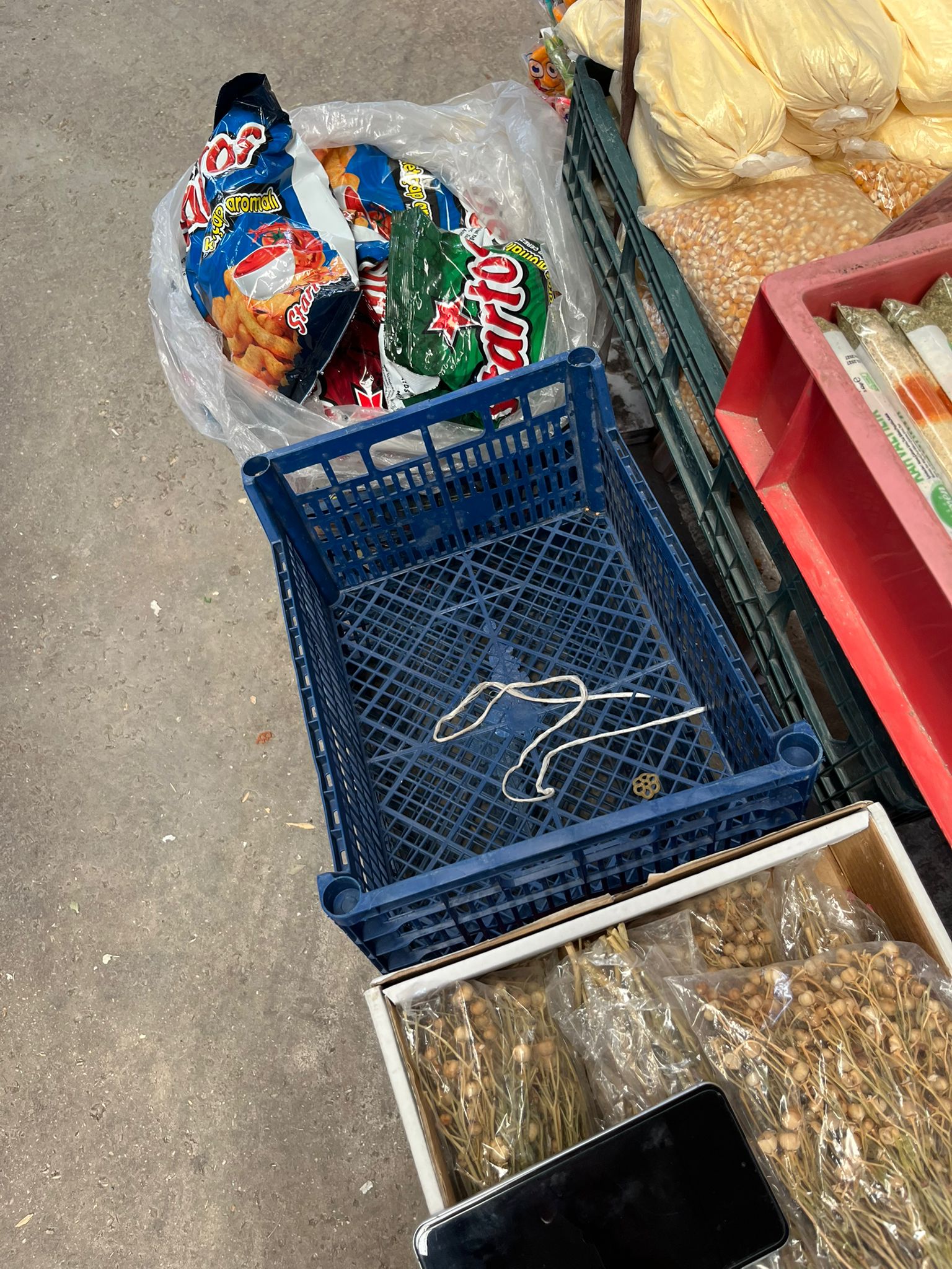 kapali-pazarda-satiliyordu-zabita-el-koydu-3.jpg