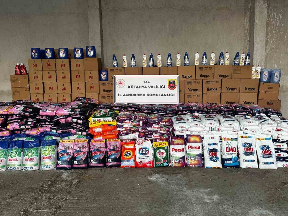 1 Milyon 470 Bin TlL Değerinde Sahte Markalı Deterjan Ele Geçirildi