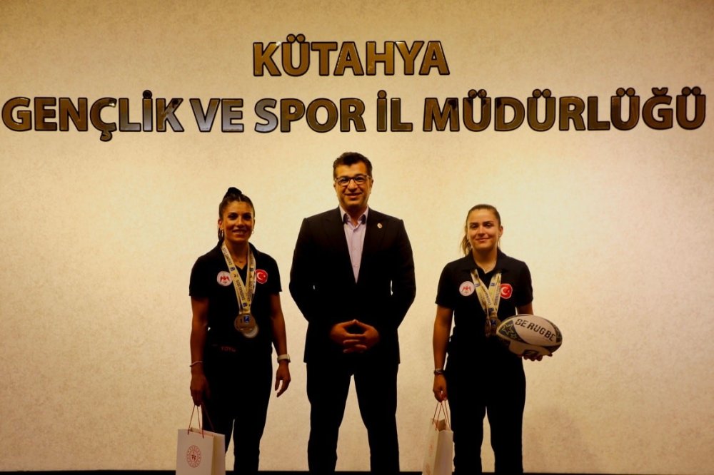 Gençlik Ve Spor İl Müdürü , Şampiyon Sporcuları Ağırladı