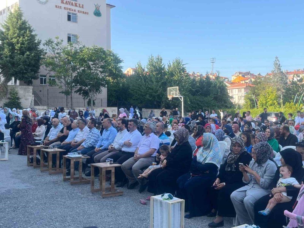 Kız Kur’an Kursu’nda Yaz Dönemi Kapanış Programı