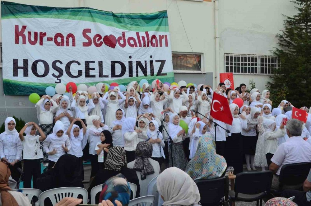 Kız Kur’an Kursu’nda Yaz Dönemi Kapanış Programı