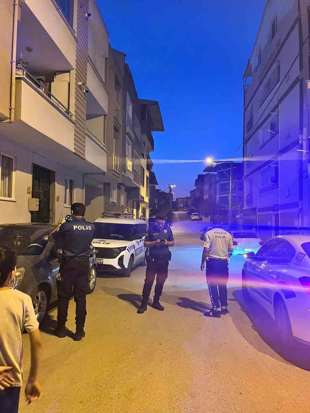 Bisikletiyle Kontrolden Çıkan Çocuk Otomobile Çarptı, Kaza Anı Kamerada
