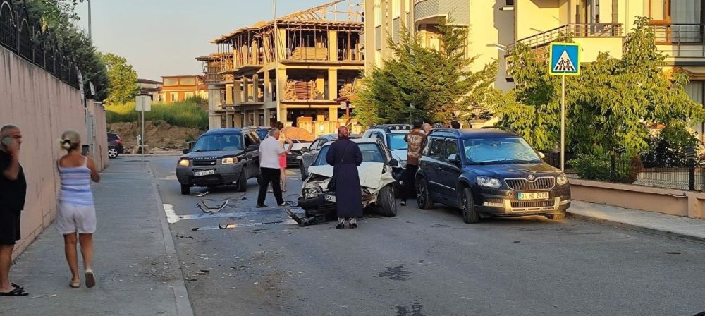 Eşine Sinirlenen Kadın Cip İle Dehşet Saçtı