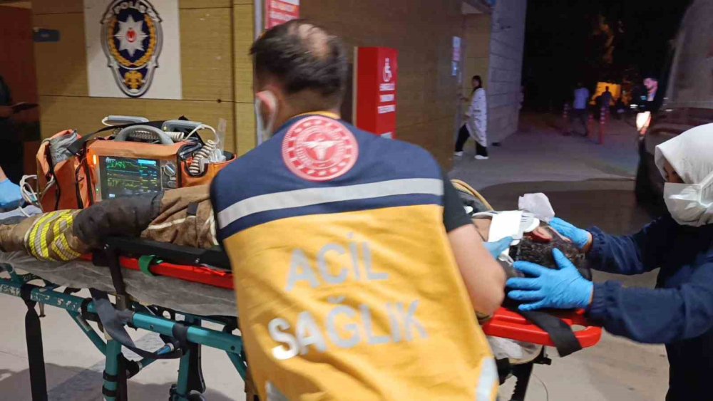 Geri Dönüşüm Tesisinde Yangın: 1 İtfaiye Eri Ağır Yaralandı