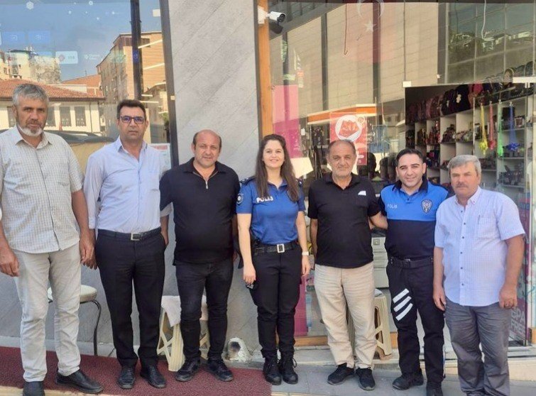 Vatandaşlara Dolandırıcılık Ve Güvenlik Eğitimi Verildi