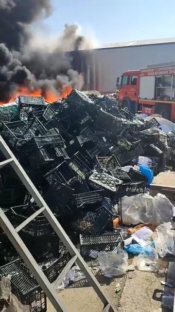Fabrikada Korkutan Yangın