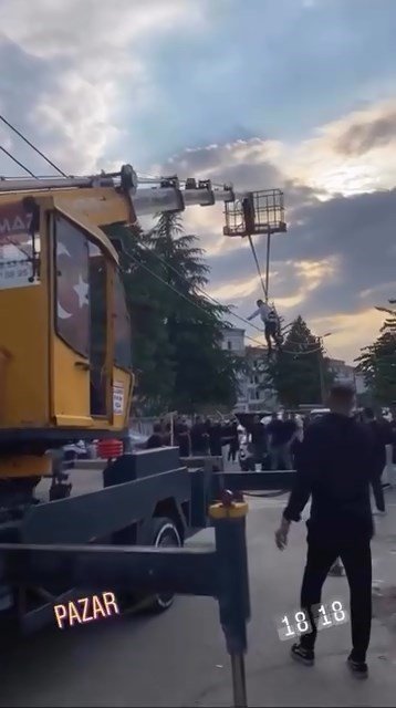 Damadı Vinçte Sallandırdılar