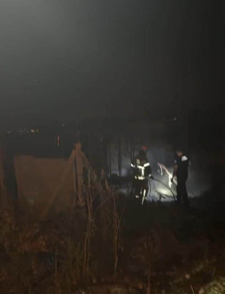 Park Halindeki Karavan Kül Oldu