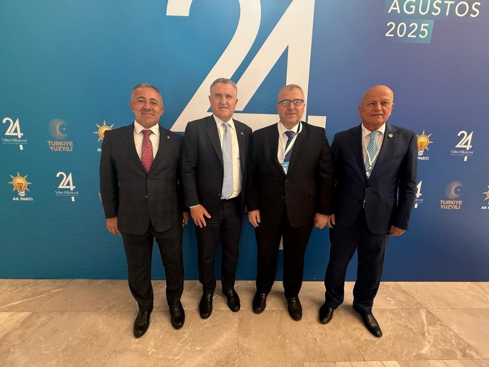Yıldırım, Ak Parti’nin 24’üncü Yılında Bakanlarla Ankara’da Buluştu
