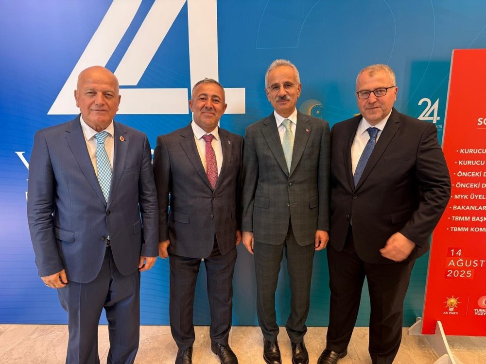 Yıldırım, Ak Parti’nin 24’üncü Yılında Bakanlarla Ankara’da Buluştu