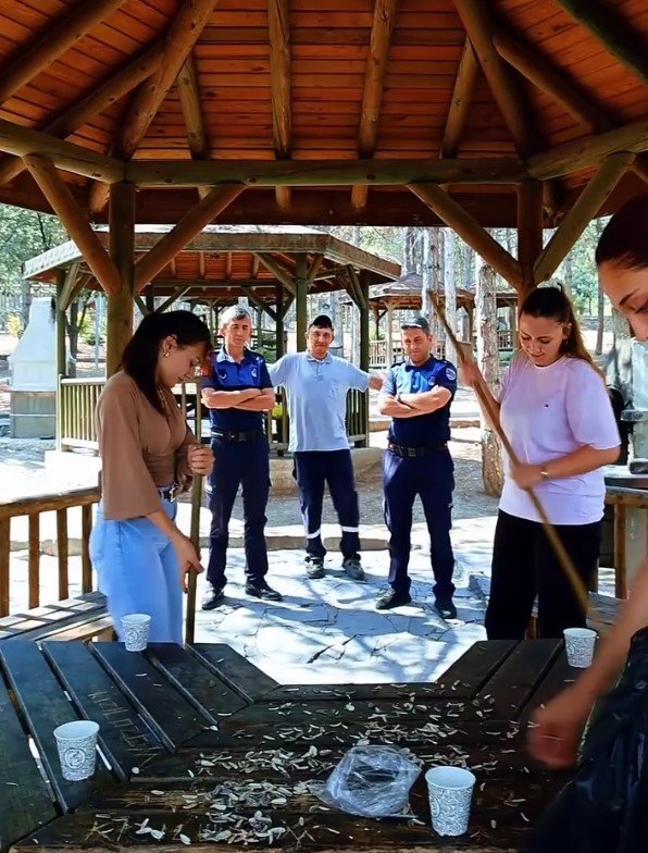 Belediyeden Çevre Temizliği İçin Mizahi Uyarı: "Kirleten Temizler!"