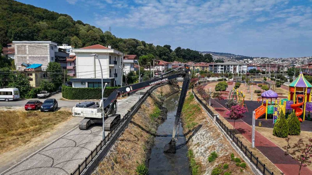 Çevre Ve Su Sağlığı İçin Dere Islah Çalışmaları Devam Ediyor