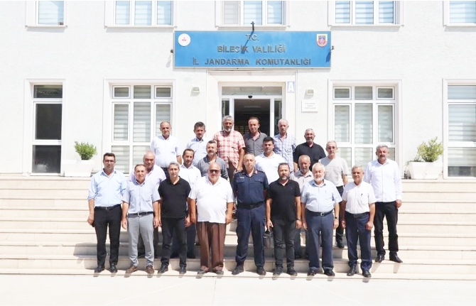 muhtarlardan-komutan-vanliya-ziyaret1.jpg