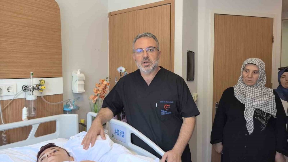 24 Kilo Ağırlığındaki Kadından 3 Kilo Kist Çıktı