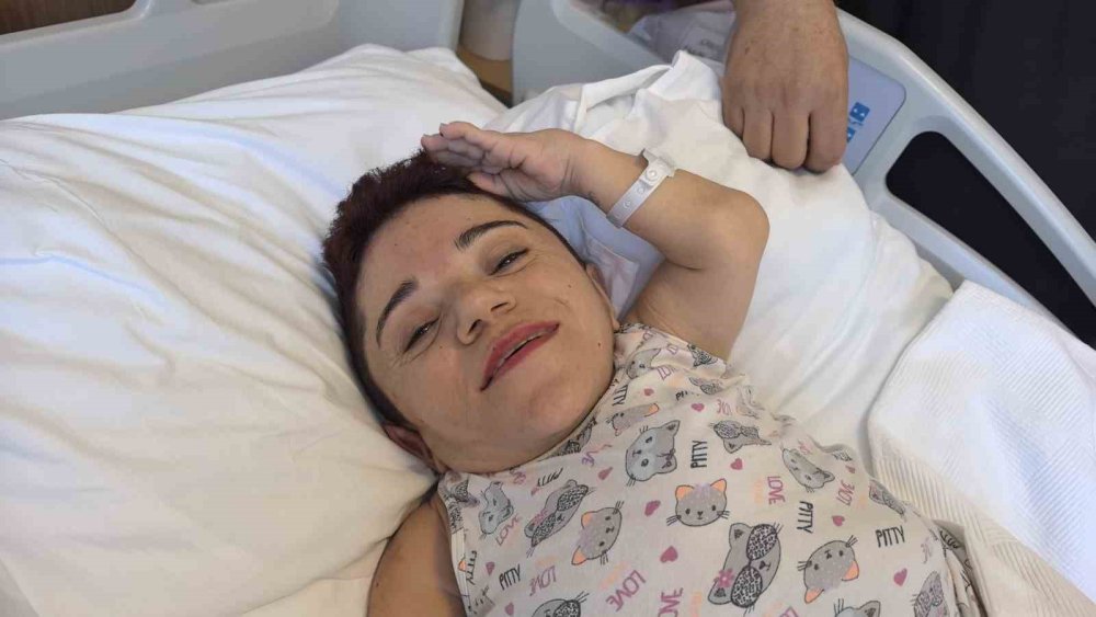 24 Kilo Ağırlığındaki Kadından 3 Kilo Kist Çıktı