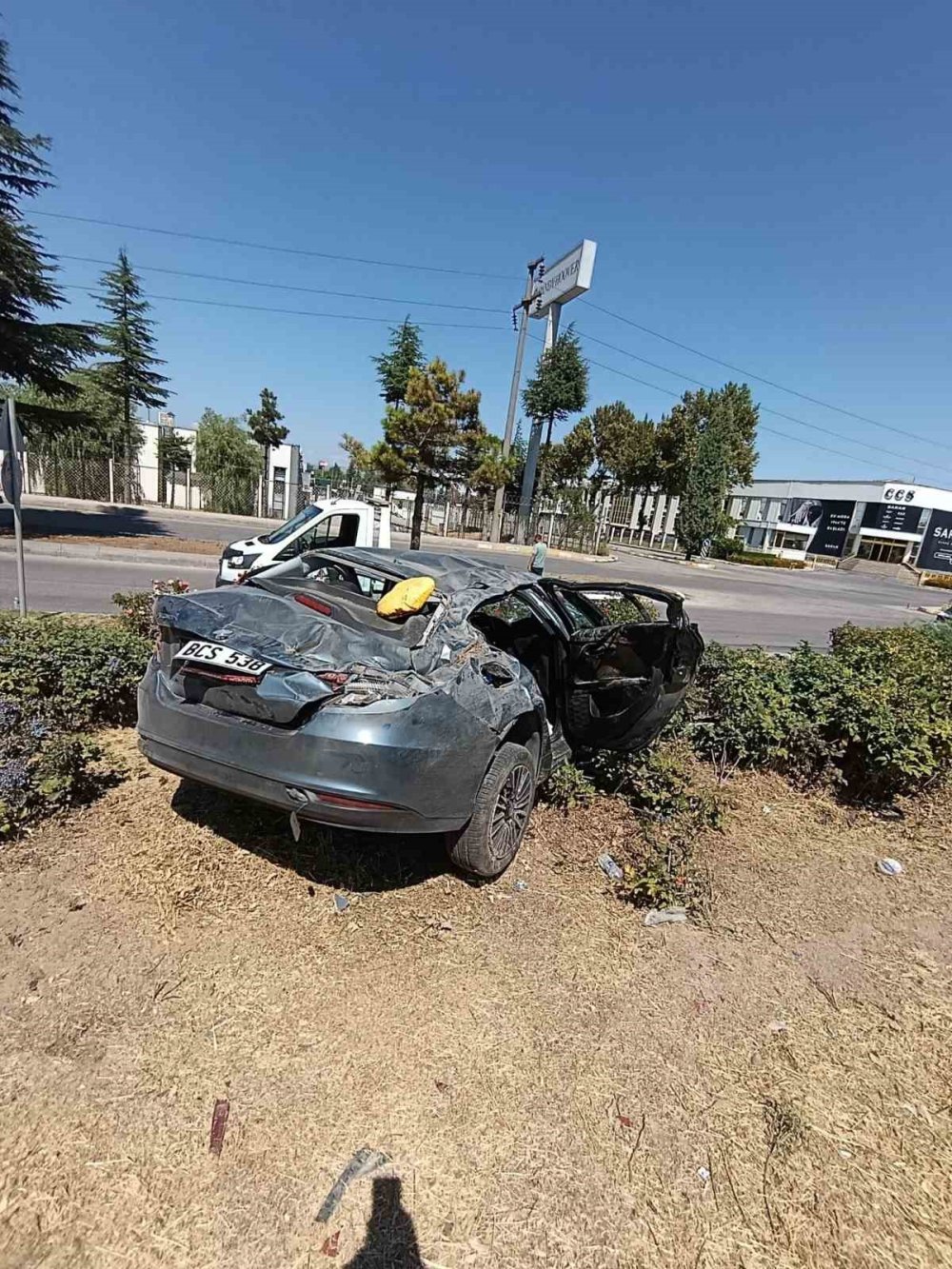 Araç Takla Attı: 1 ölü, 4 yaralı