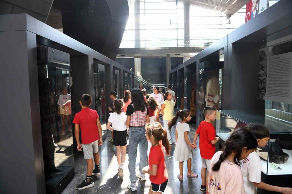 Çocuklara Tarih Ve Edebiyatı Sevdiren Buluşma