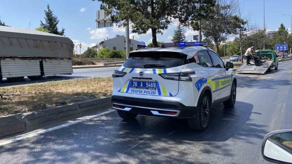 Minibüs İle Motosiklet Çarpıştı 1 Kişi Yaralandı