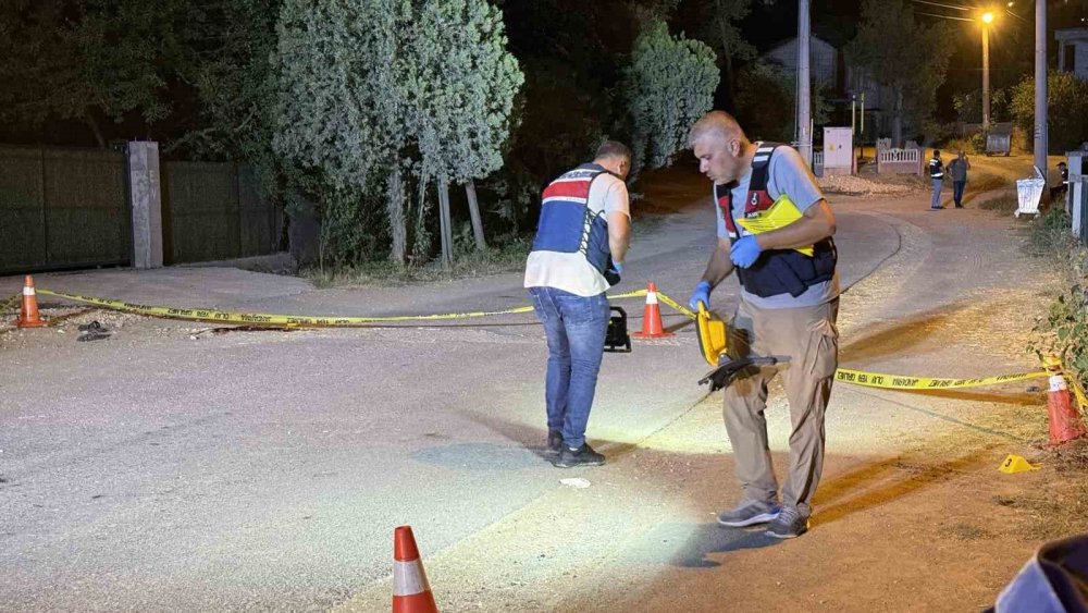 Silahlı Kavga Sonrası Bir Aracı Gasp Ederek Kaçmıştı, Jandarmaya Teslim Oldu