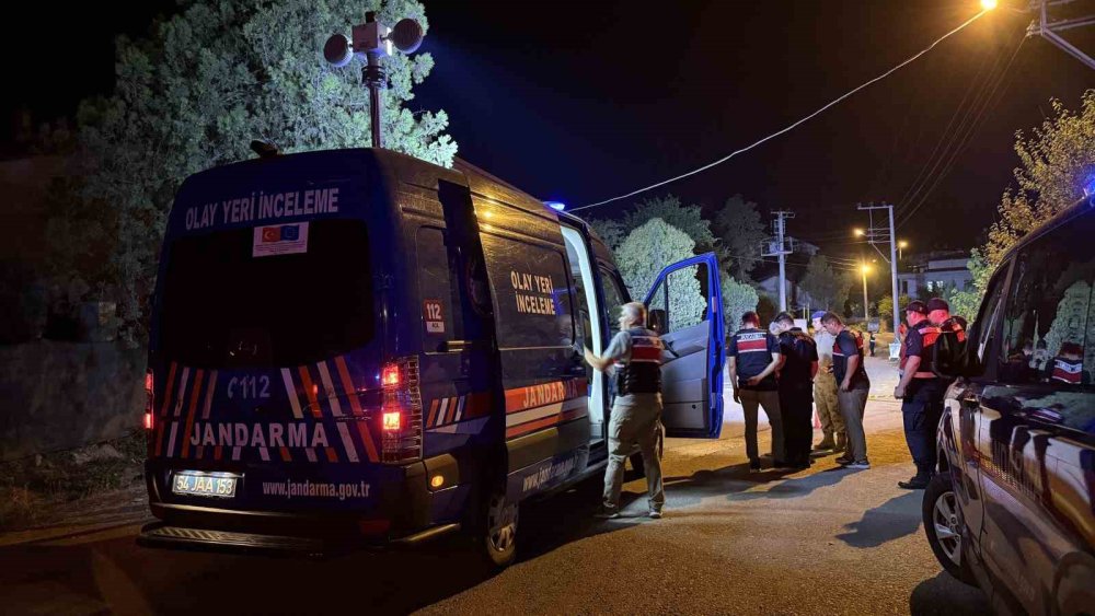 Silahlı Kavga Sonrası Bir Aracı Gasp Ederek Kaçmıştı, Jandarmaya Teslim Oldu