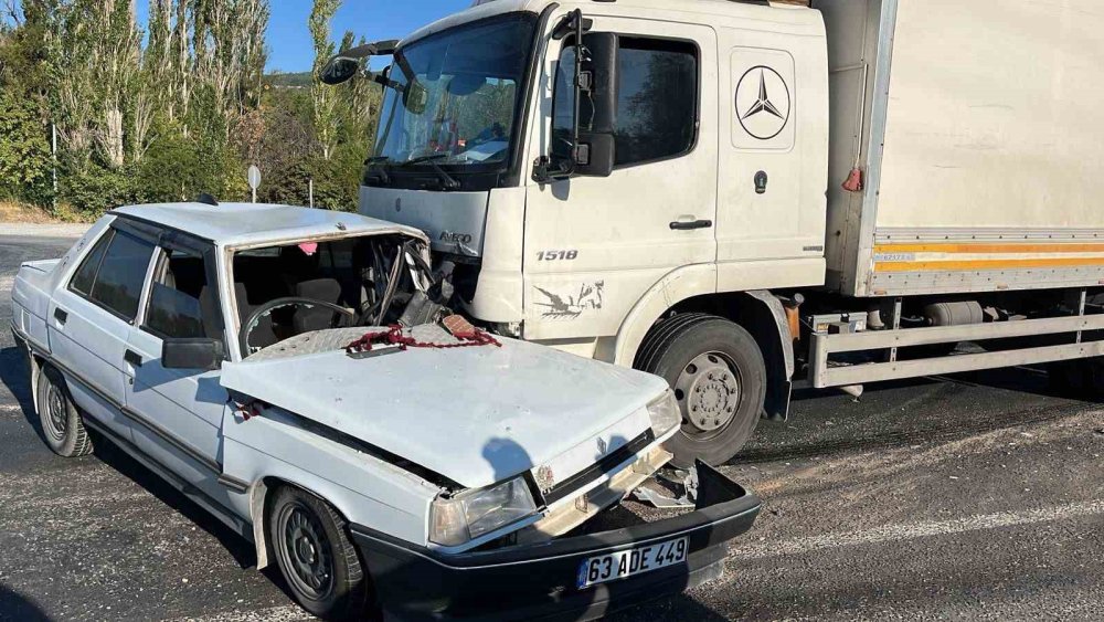 Trafik Kazasında 2 Kişi Yaralandı