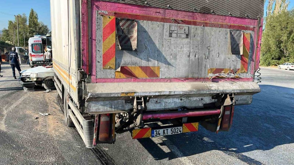 Trafik Kazasında 2 Kişi Yaralandı
