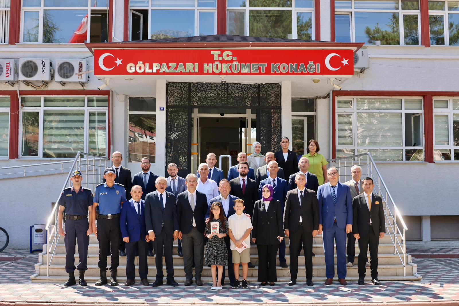 vali-sozerden-golpazari-temaslari-3.jpeg