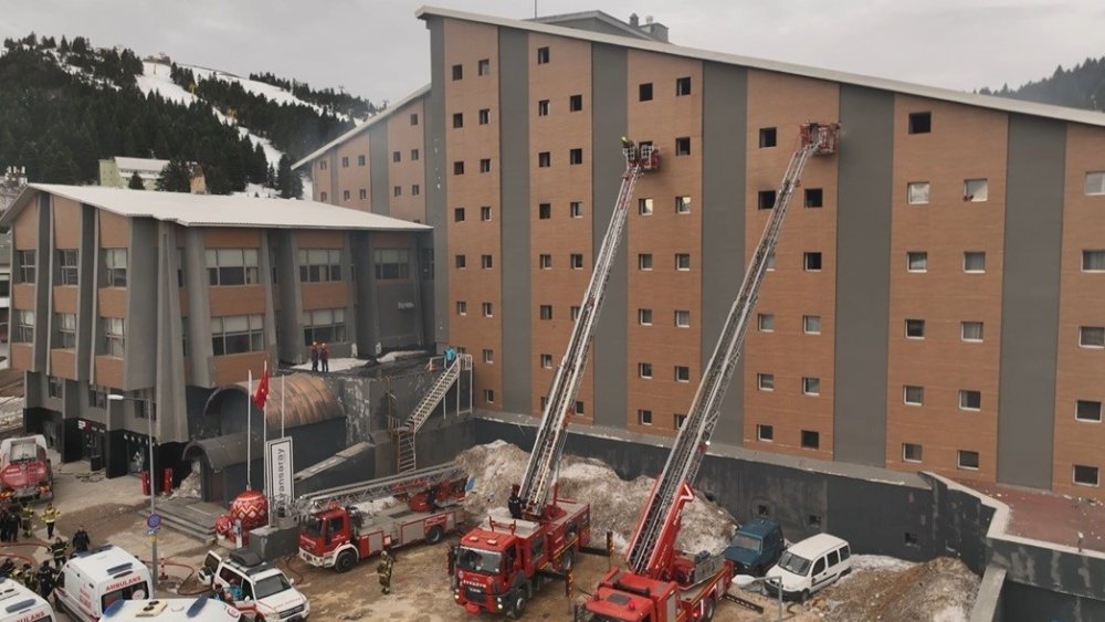 Otelde Yangın Faciasına Sebep Olan Eksikler Belirlendi