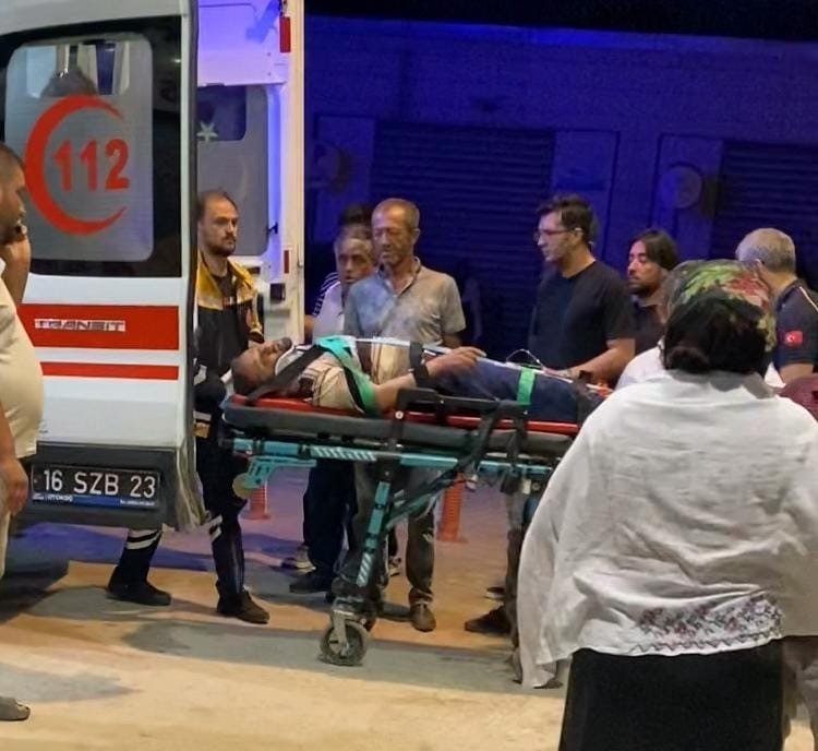 Traktör Devrildi, Sürücü Ağır Yaralandı!