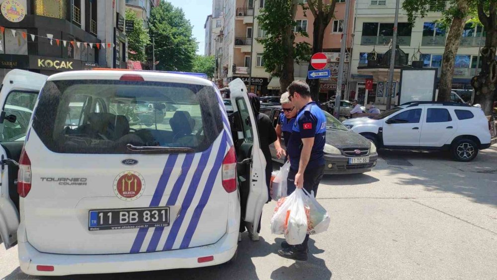 Vatandaşların Duyguları İle Oynadı, Aldığı Malzemelerle Taksi Beklerken Yakalandı