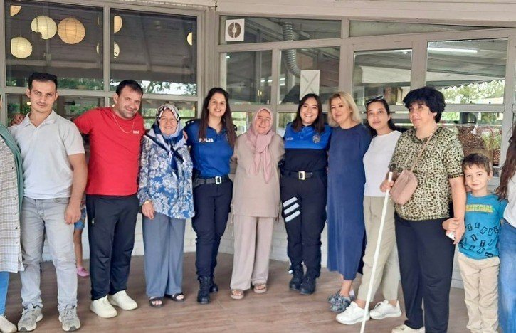 Polis Ablaları Rabia’nın Mutluluğuna Ortak Oldu
