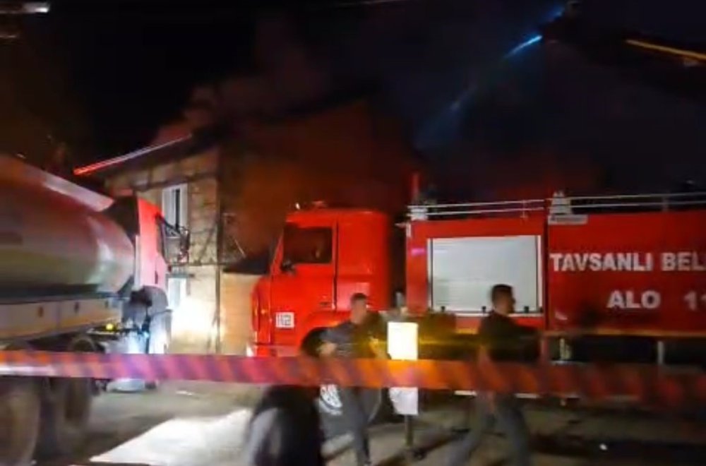 Çıkan Yangında 4 Ev Kullanılamaz Hale Geldi