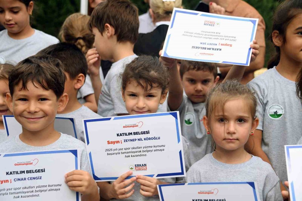 Minikler Yaz Tatilinde Yüzmeyi Öğrendi