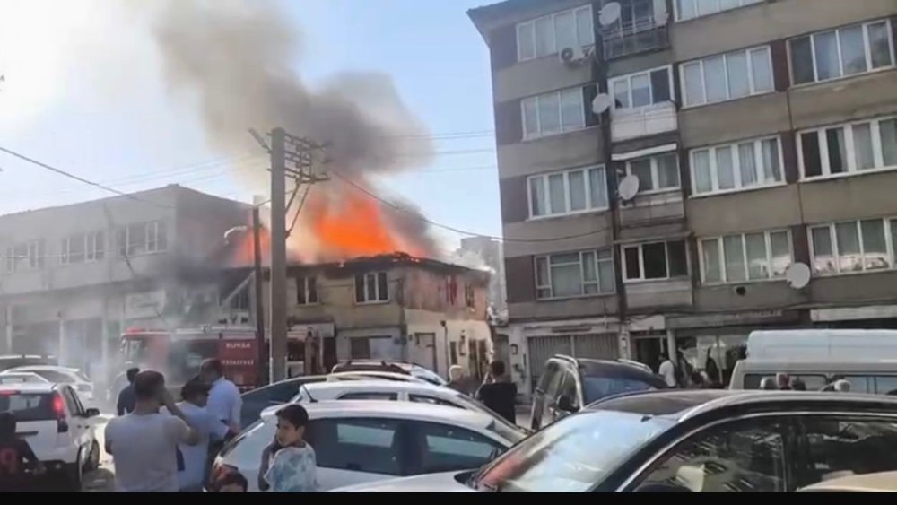 Müstakil Ev Küle Döndü, Dumanlar Kentin Birçok Noktasından Görüldü