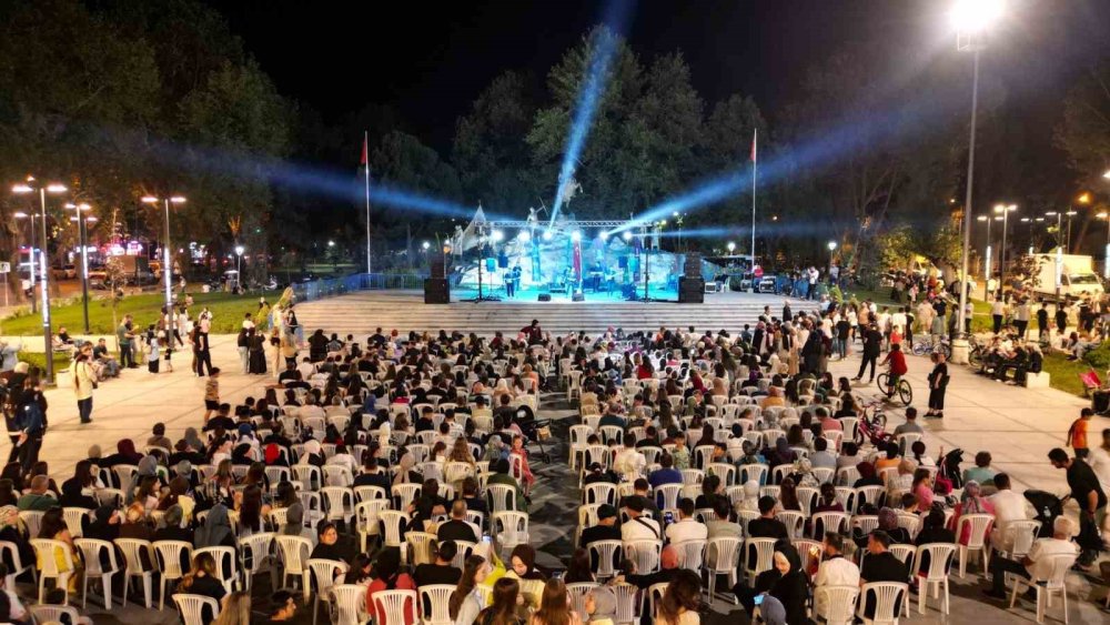 İnegöl'de Aydın Şahin Konseri