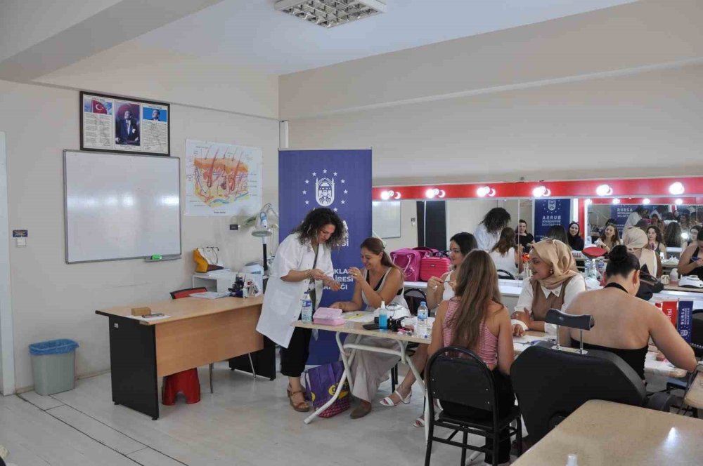 Kadın İstihdamına Katkı Sürüyor