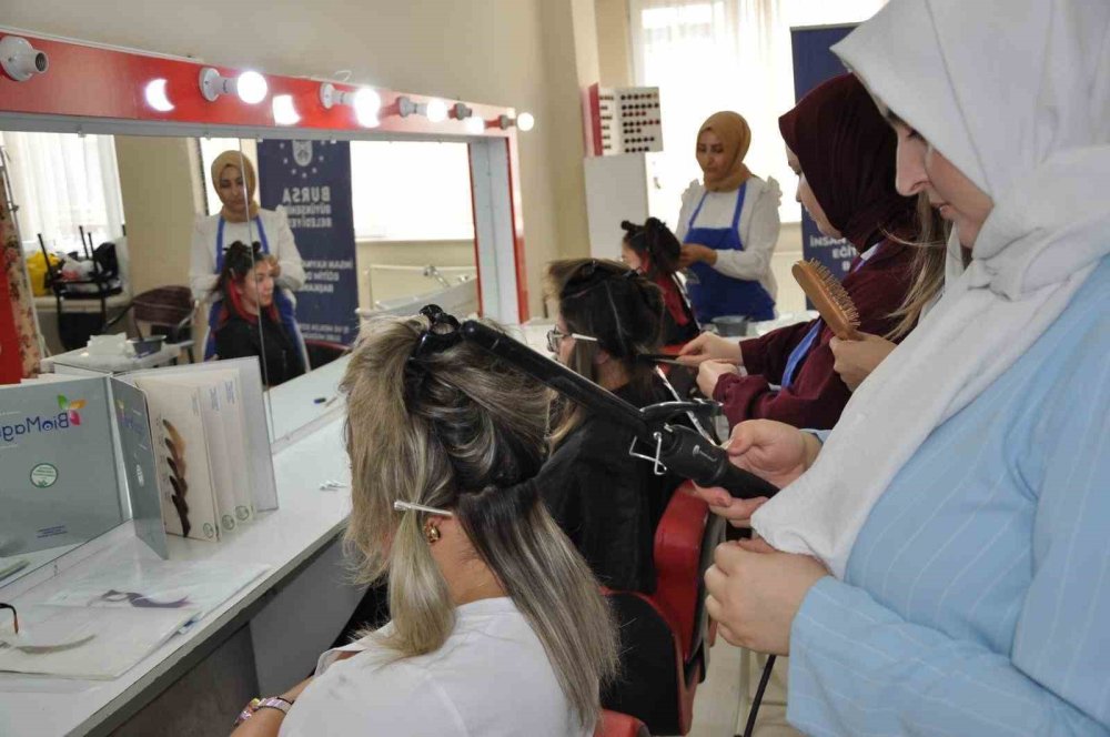 Kadın İstihdamına Katkı Sürüyor