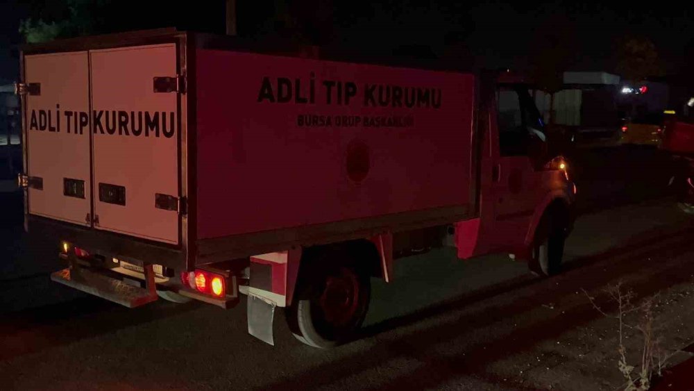 Otomobilin Çarptığı Adam Hayatını Kaybetti