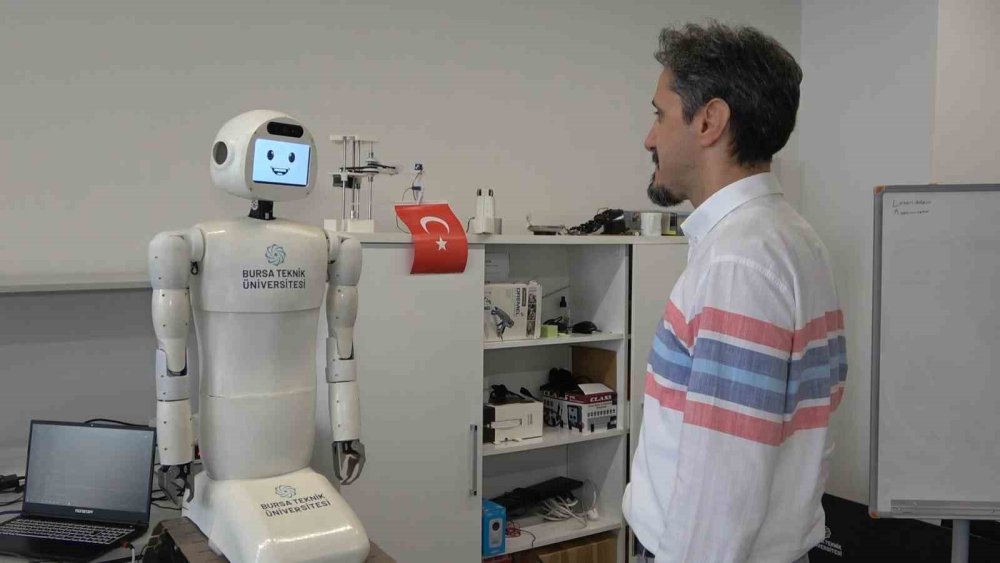 Yapay Zeka Destekli İnsansı Robot Geliştirildi