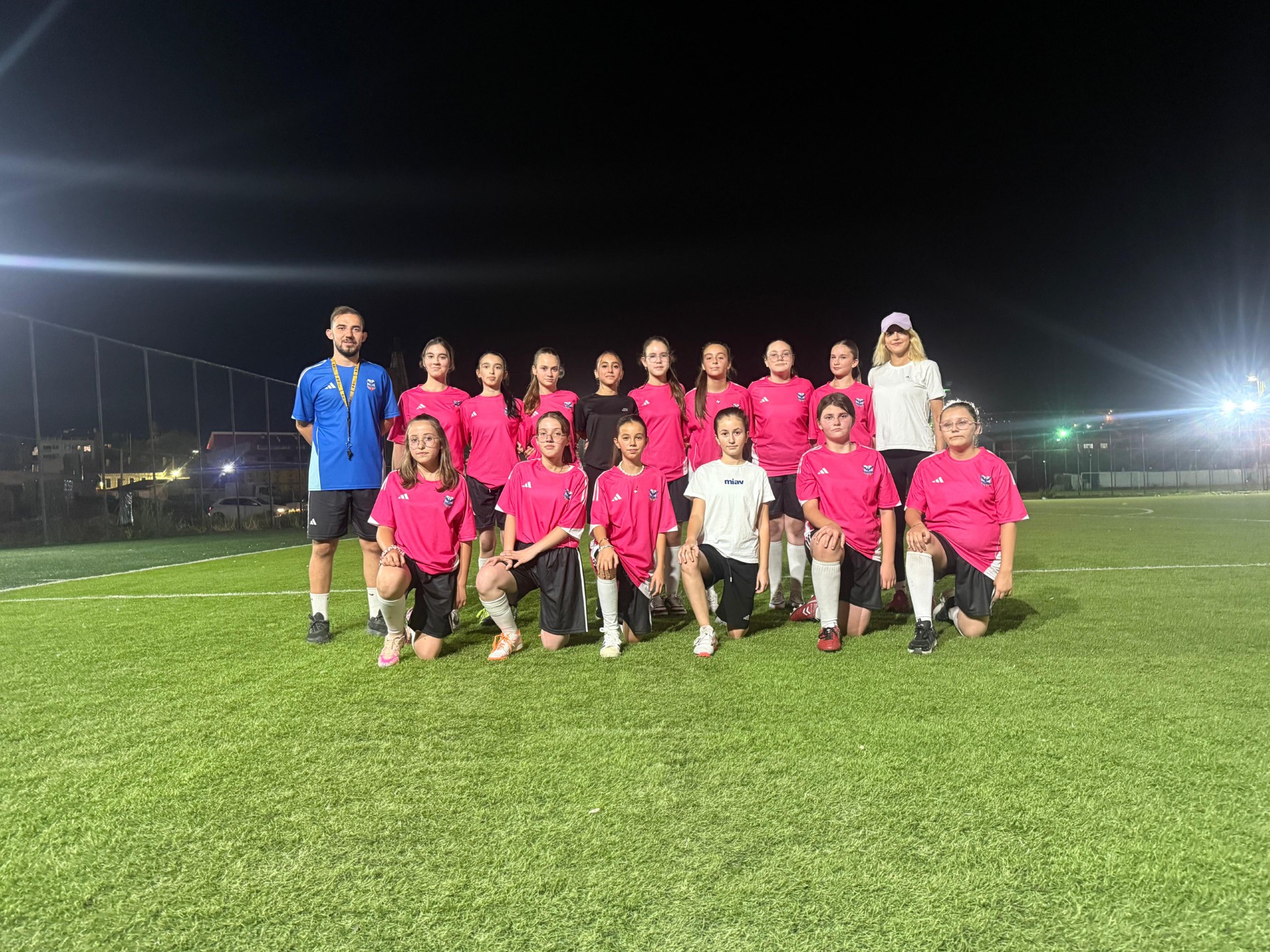 bozuyukte-kiz-futbol-takimi-kuruldu-001.jpg
