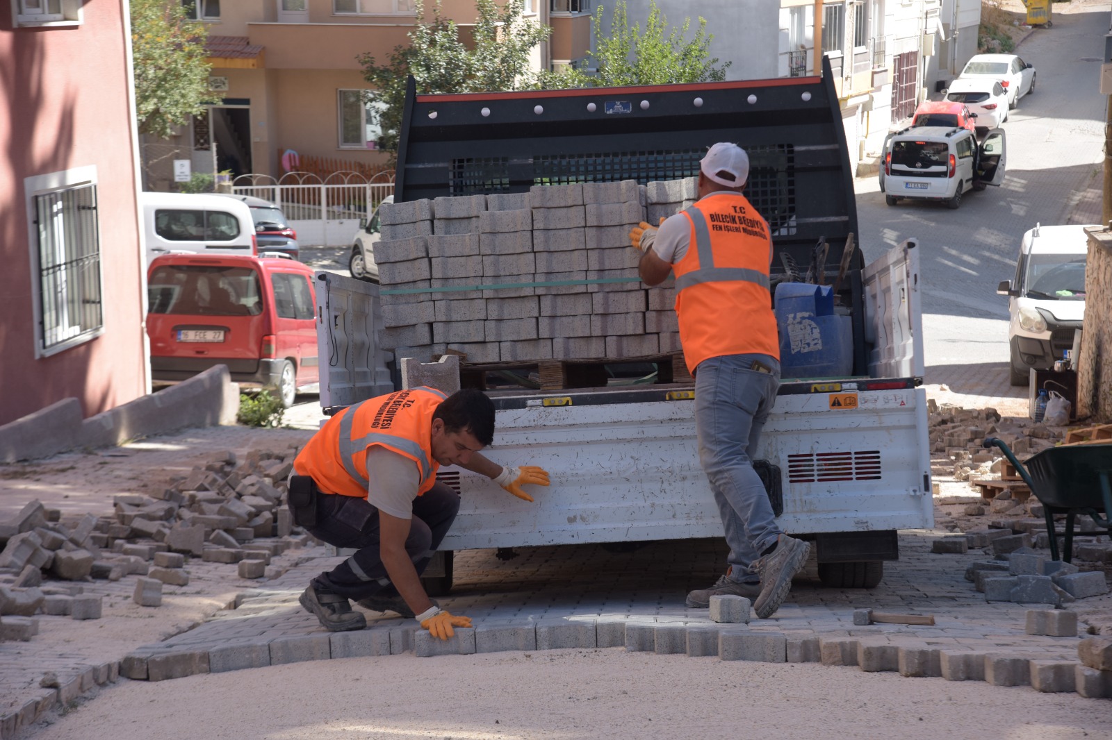 ekipler-sahada-calismalara-devam-ediyor-1.jpg
