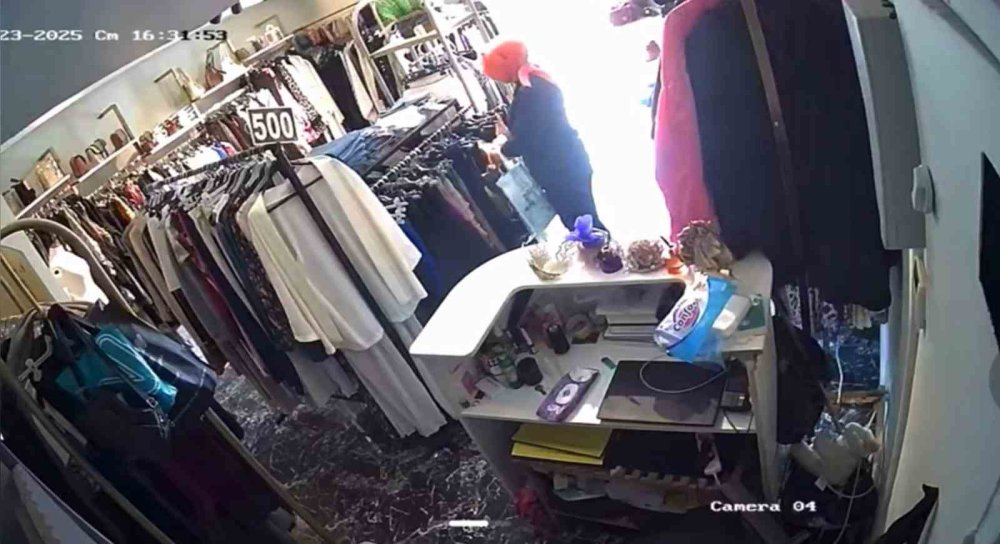 Geldi, 10 Saniyede Çaldı Ve Gitti