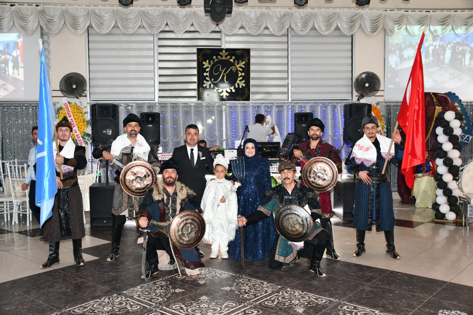 kilic-kalkan-ekibi-dugune-renk-katti1.jpg